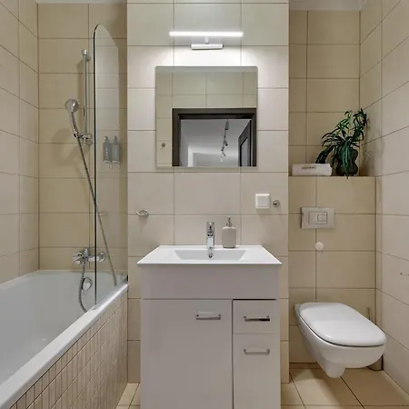 Garnizon & Free Parking By Downtown Apartment